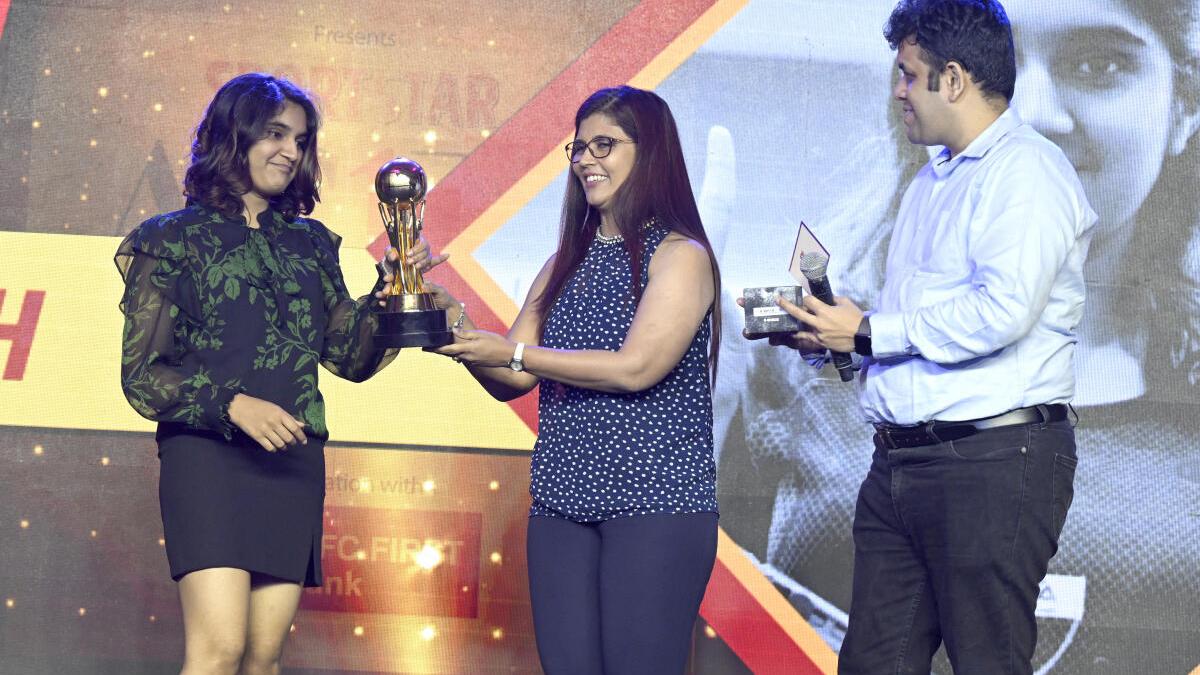 Sportstar Aces Awards Esha Singh wins BYJU's Young Athlete of the Year