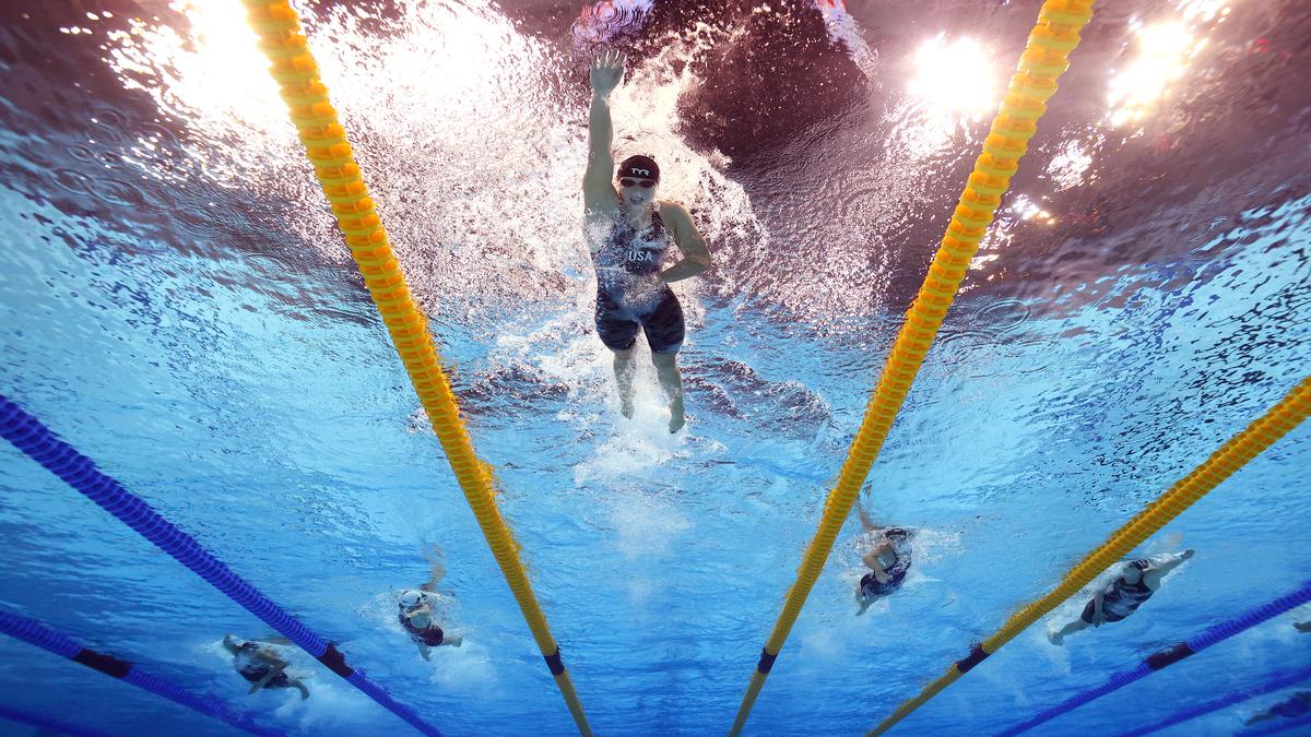 McIntosh dethrones Ledecky in 800m freestyle, snapping American