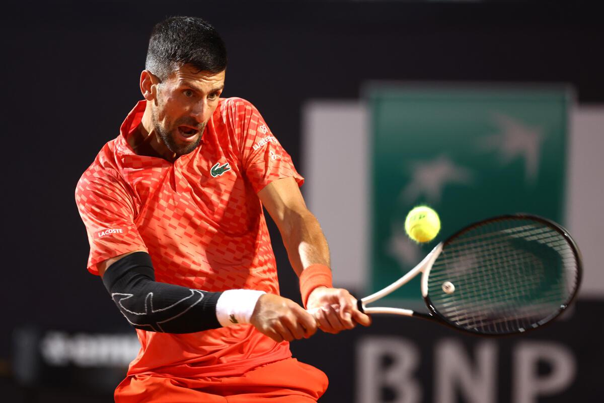 Djokovic tested by Etcheverry in opening Italian Open win; Swiatek cruises