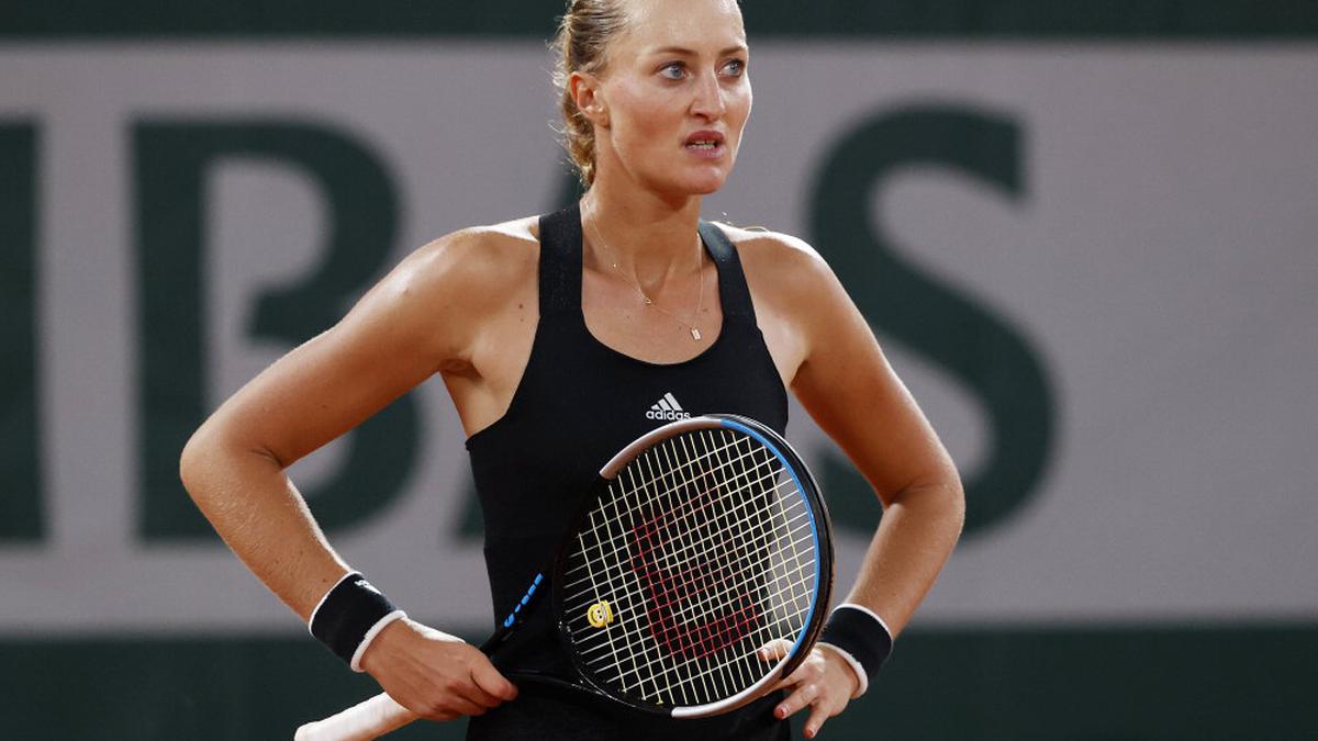 Double bounce, another meltdown for Mladenovic