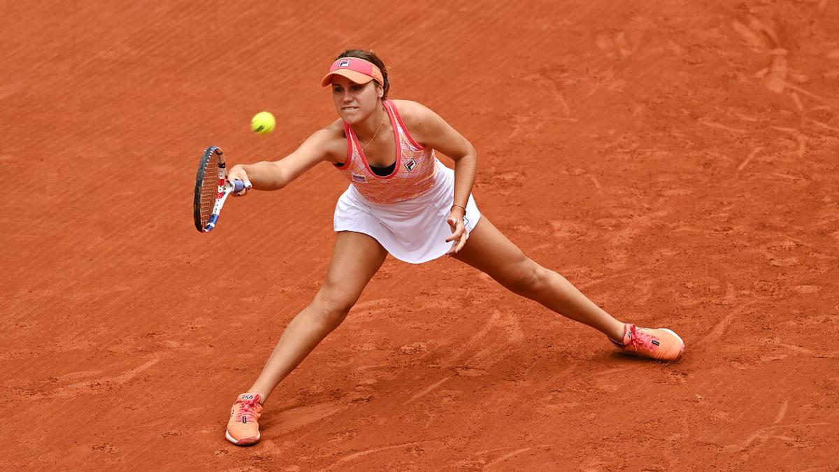 Kenin races into French Open fourth round