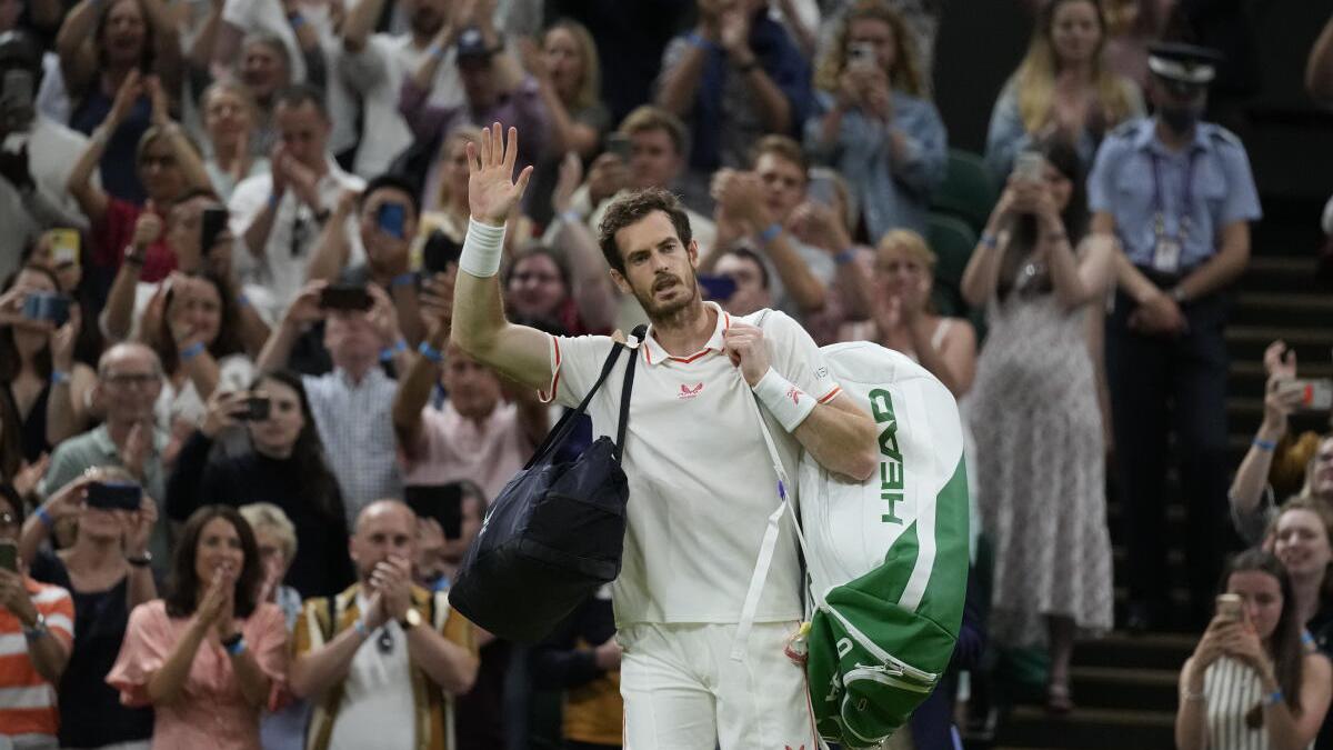 Shapovalov ends Murray's run at Wimbledon