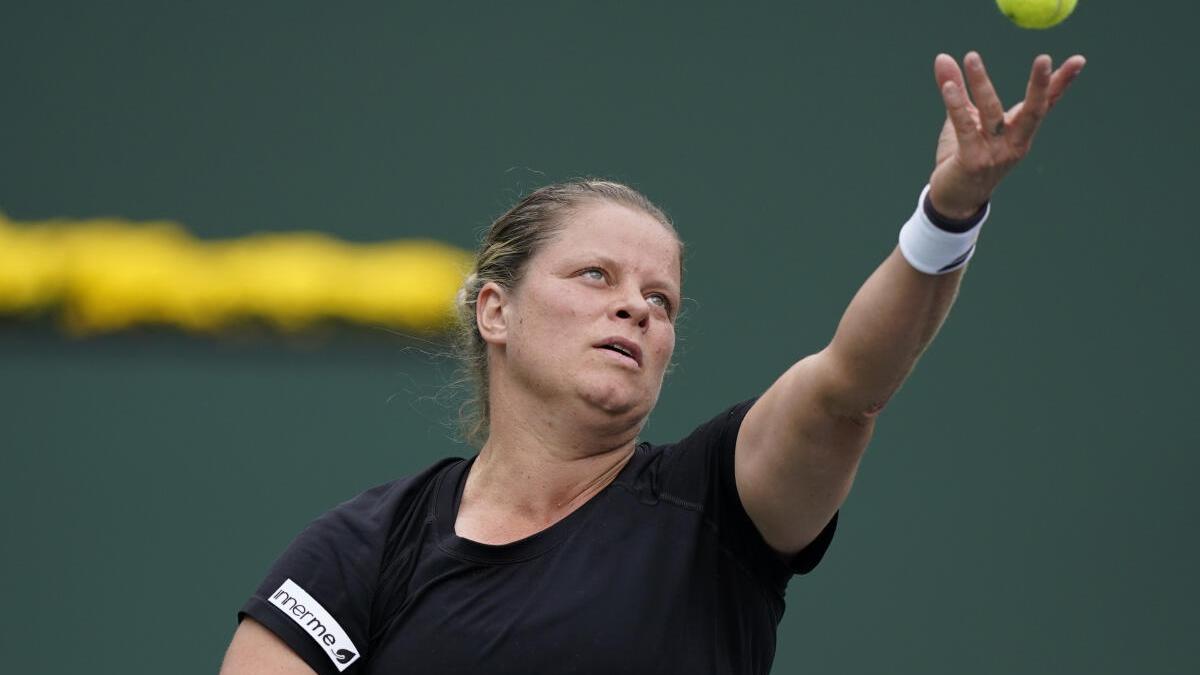 Kim Clijsters loses in three sets in first round at Indian Wells