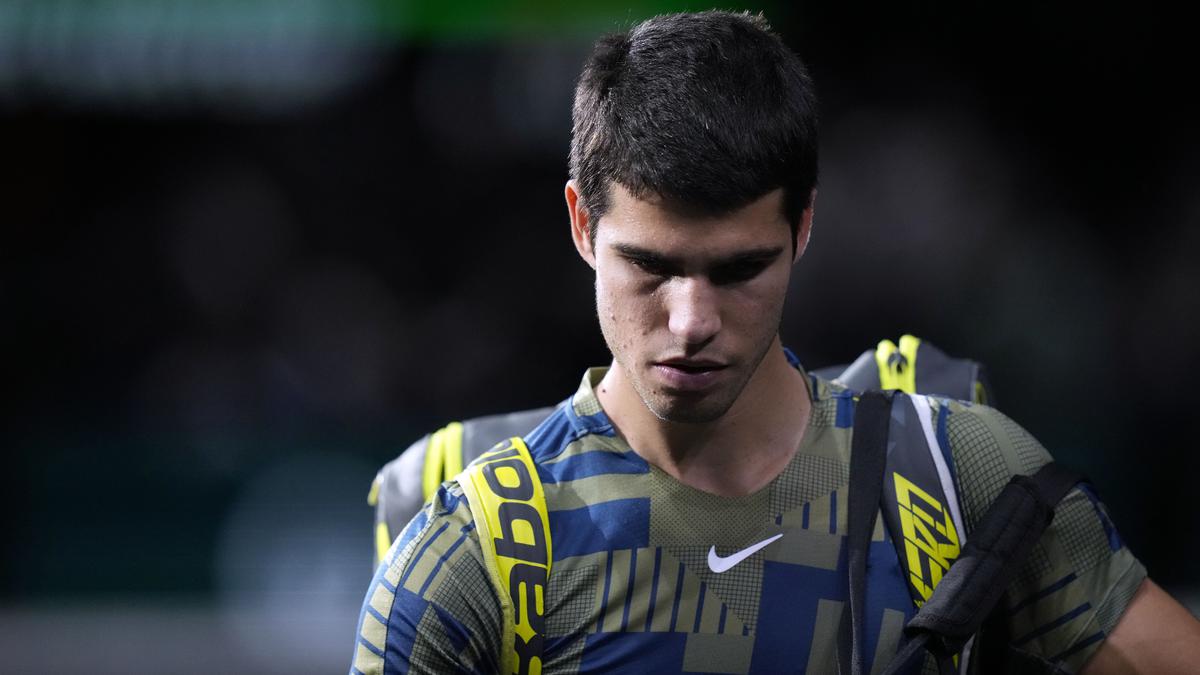 Paris Masters: Alcaraz retires with injury, Djokovic races into semifinals