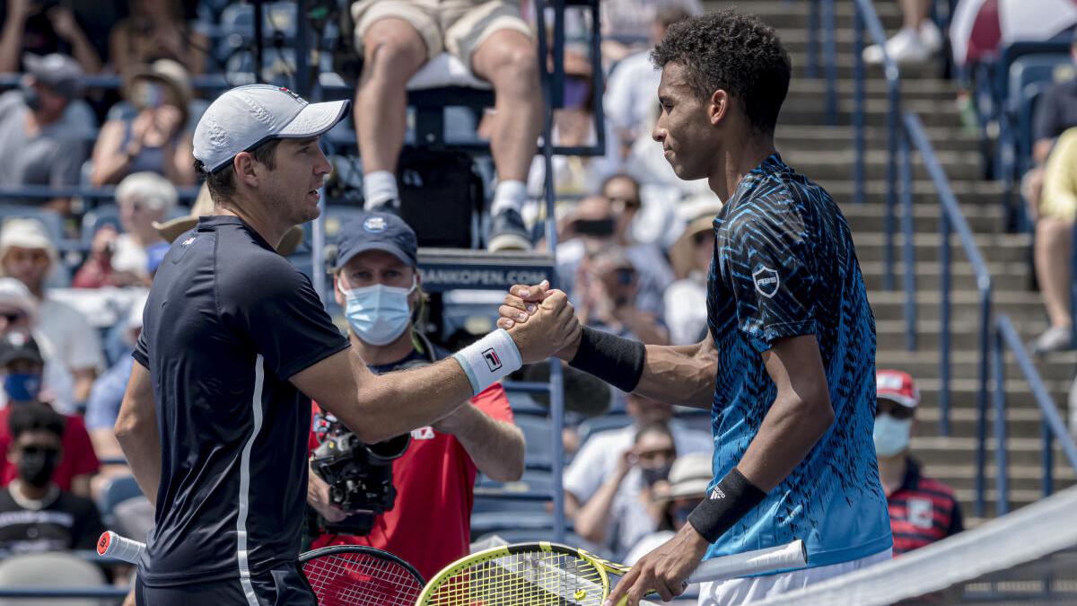 Auger-Aliassime loses opening match in Toronto