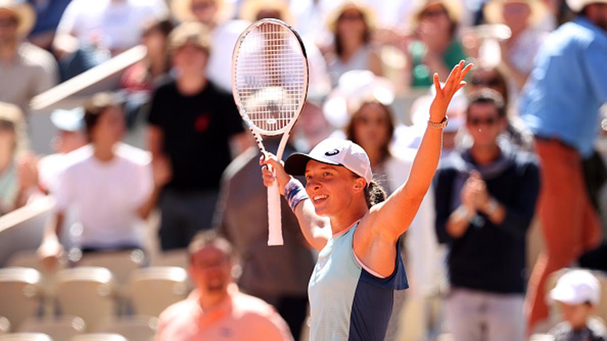 World number one Swiatek reaches second French Open final, streches win streak to 34