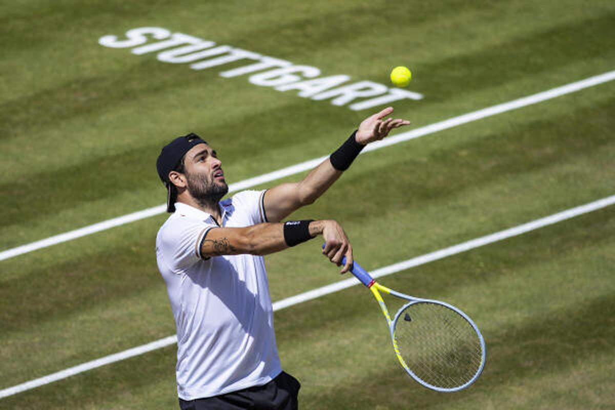 Stuttgart Open Berrettini beats Murray to win on tour return