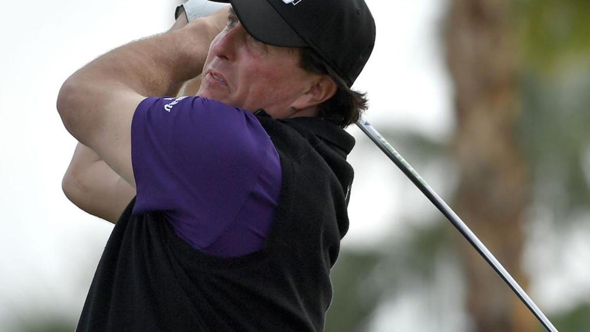 PGA Tour: Mickelson maintains Desert Classic lead