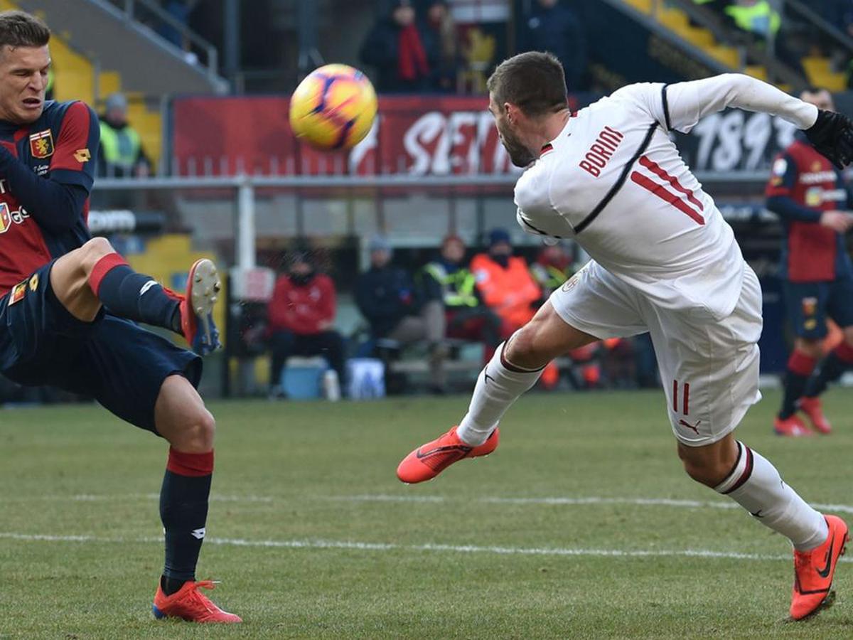 Miguel Veloso of Genoa CFC controls the ball during the Serie A