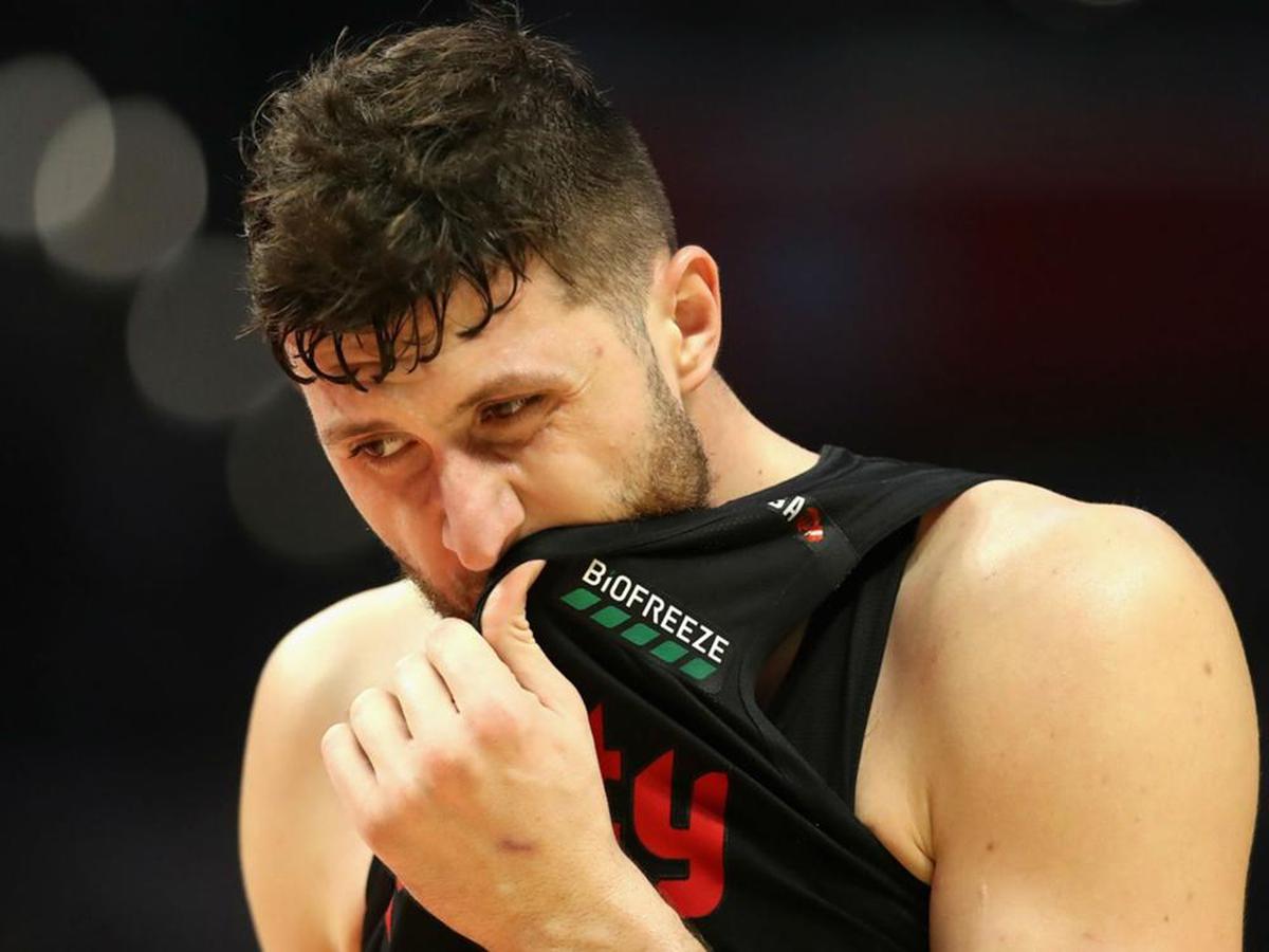 NBA Star Jusuf Nurkic Suffers Horrific Leg Injury As Portland Trail ...