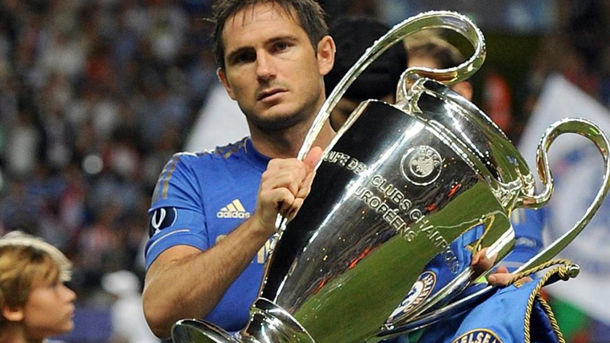 Lampard champions 2024 league trophy