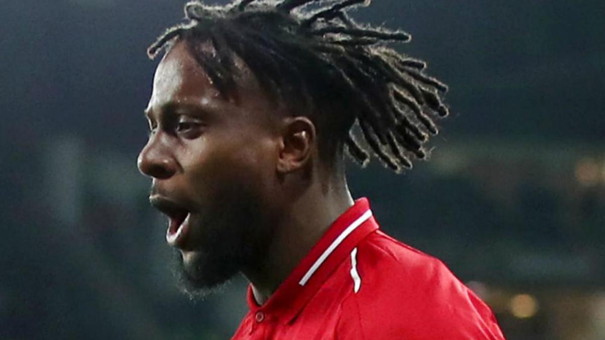 Divock Origi signs long-term Liverpool contract