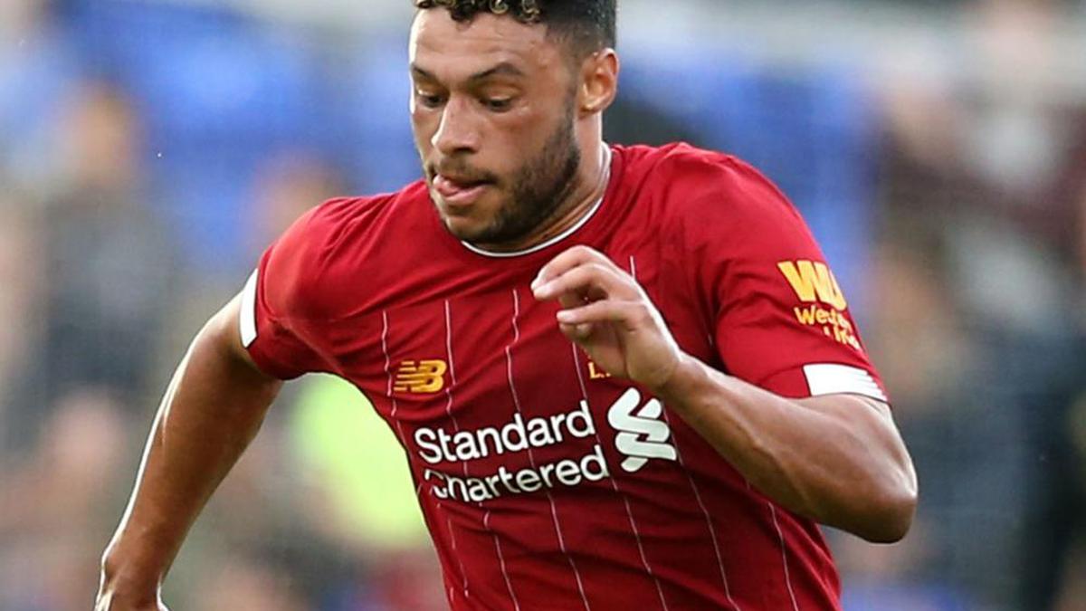 Premier League: Liverpool's Jordan Henderson pays Alex Oxlade-Chamberlain tribute