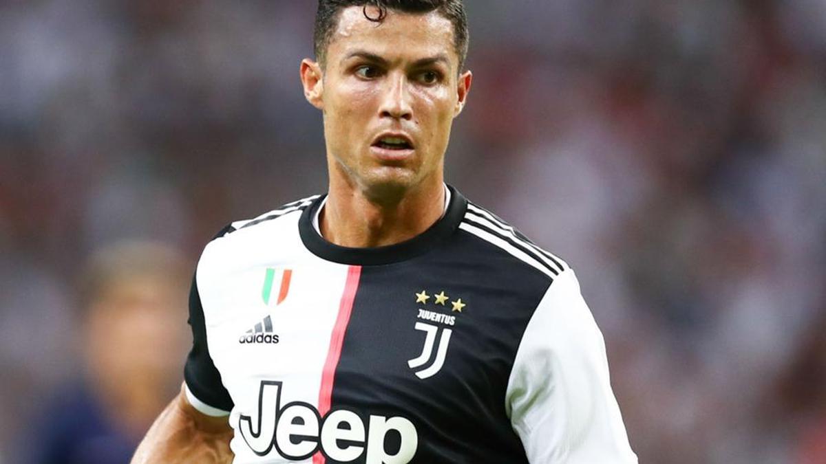 Maurizio Sarri tells Juventus players to adapt to 'difference maker' Cristiano Ronaldo