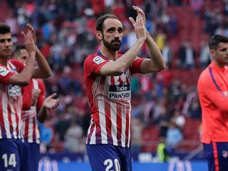 Atletico Madrid - LaLiga: Marcos Llorente's master plan to propose to his  girlfriend at the Wanda Metropolitano