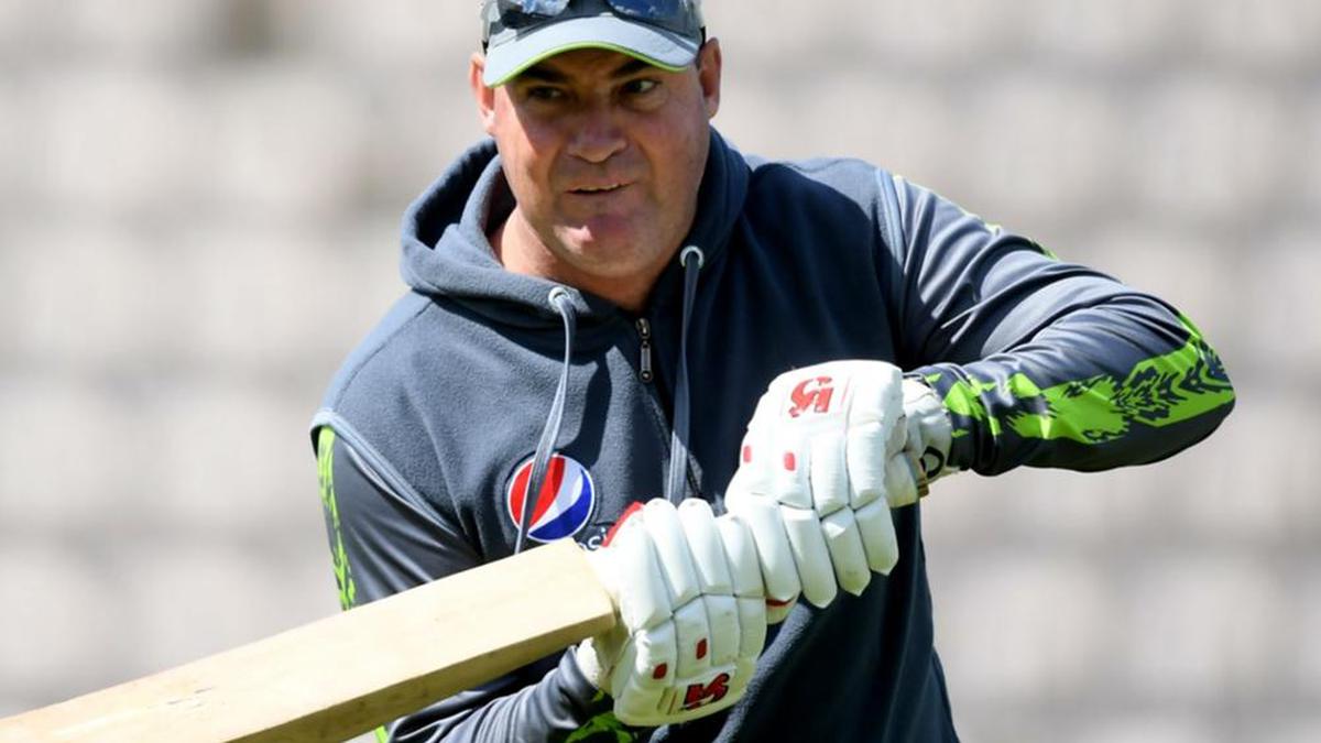 Mickey Arthur's reign as Pakistan coach comes to an end amid rumours linking him with England