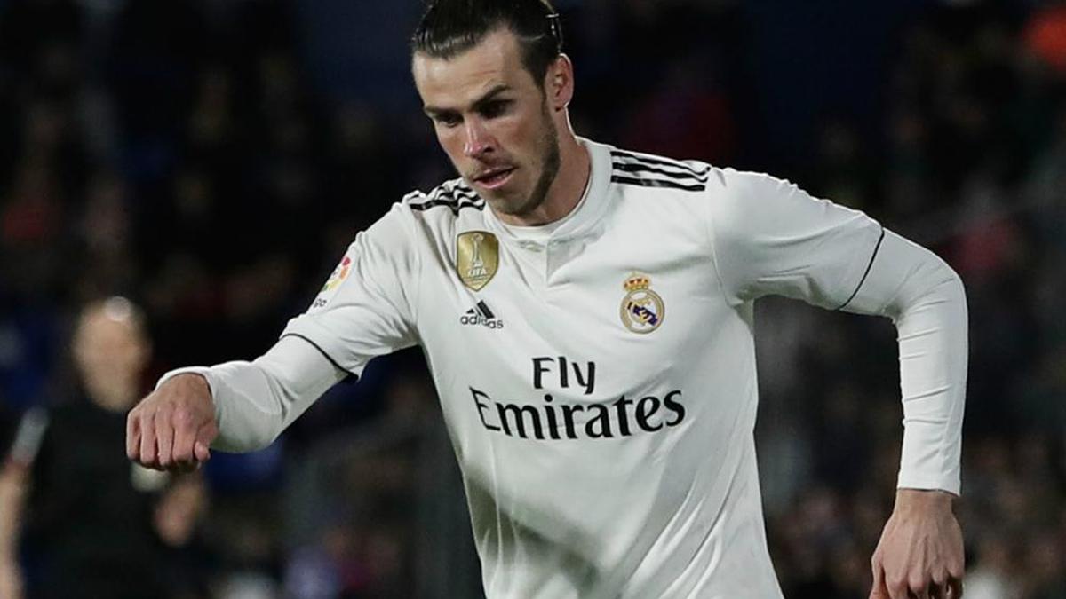 Bale back in Real Madrid squad to face Roma as James misses out