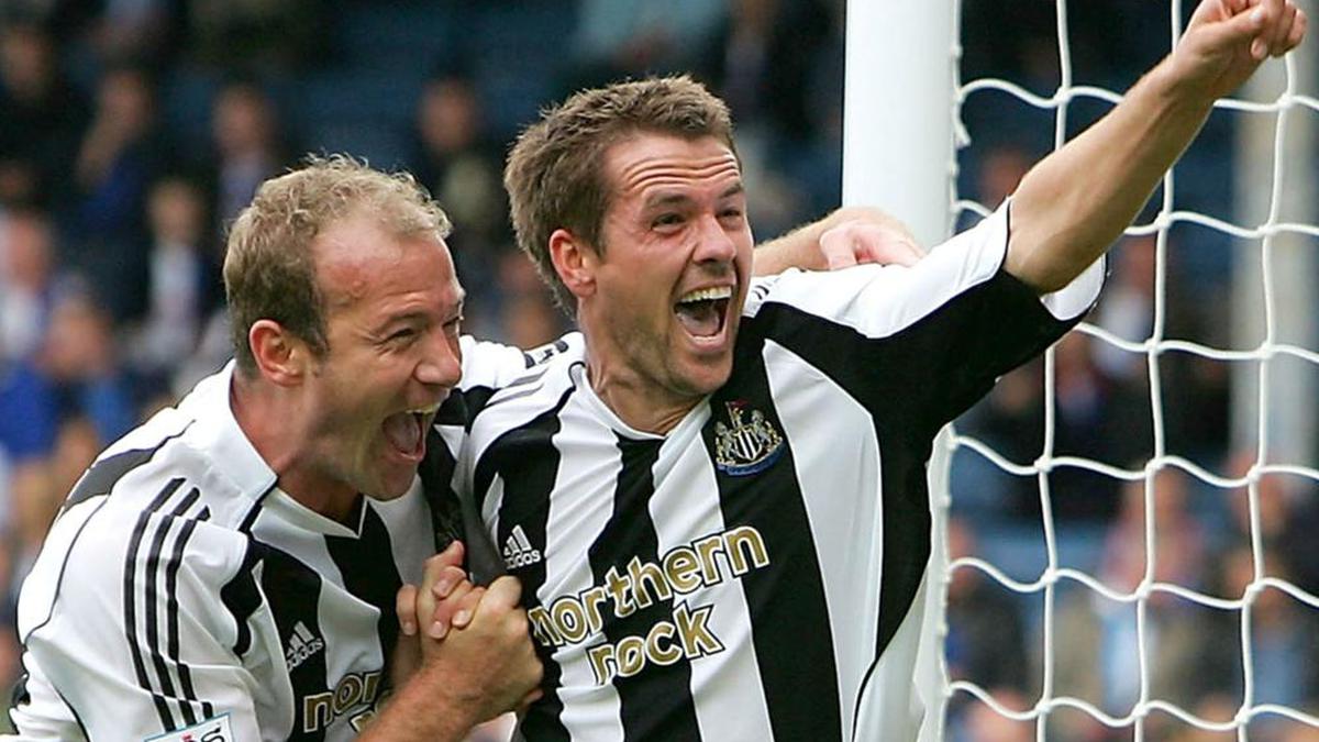 Michael Owen has questioned Alan Shearer's loyalty to Newcastle United amid a feud on Twitter.