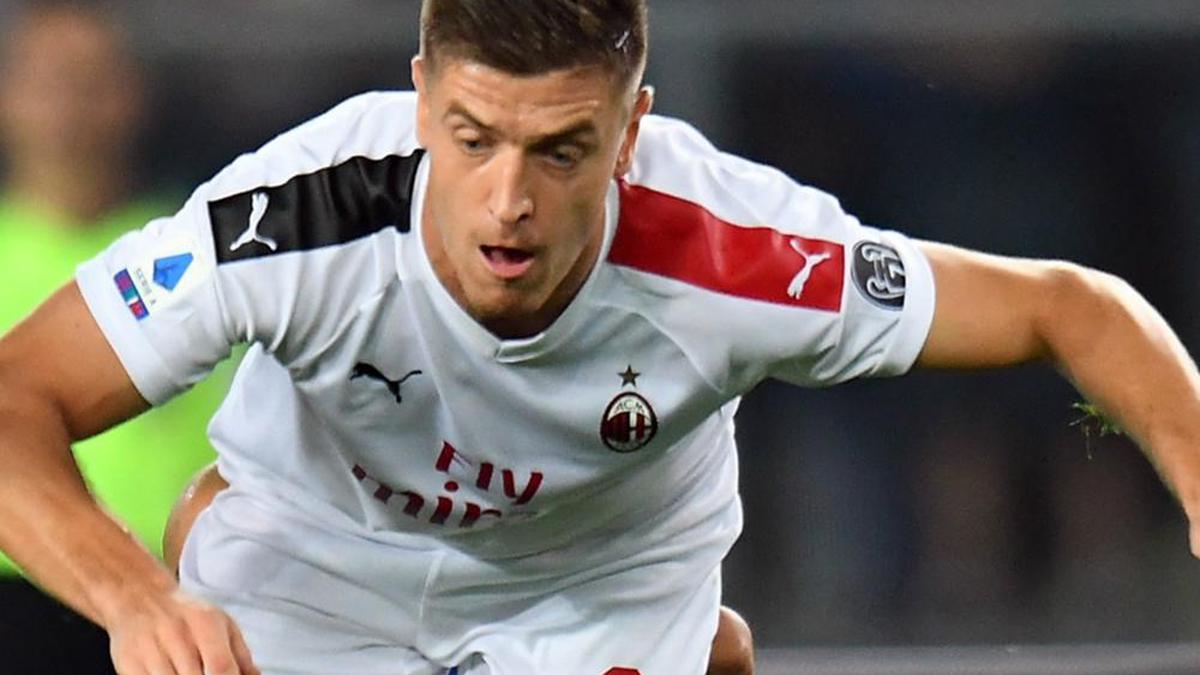 Hellas Verona 0-1 AC Milan: Krzysztof Piatek on target as Davide Calabria sees red