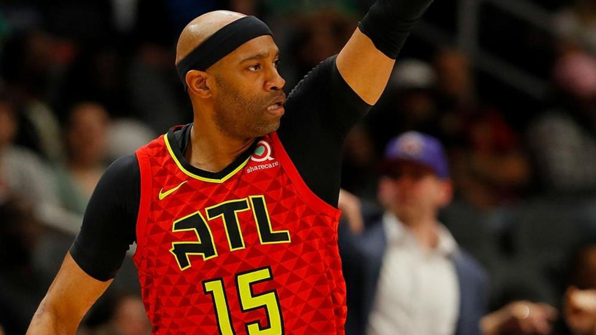 Vince Carter re-signs with Atlanta Hawks for 22nd NBA season