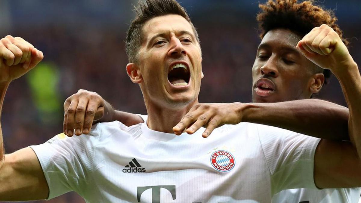 Kimmich praises Lewandowski as Bayern striker makes history