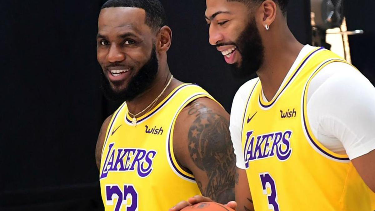 LeBron won't play much in Lakers' preseason, says Vogel