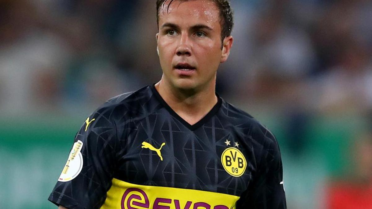 Mario Gotze could play for Dortmund against Gladbach in DFB-Pokal despite forearm fracture