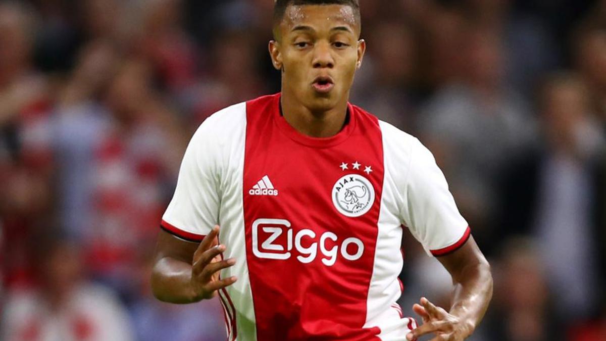 Squawka Live on X: David Neres' goal in the first minute on injury time  crowned Ajax KNVB Cup champions after a 2-1 win against Vitesse. 🏆   / X