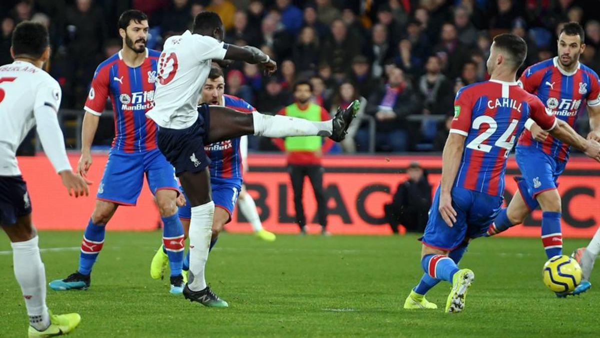 Premier League: Crystal Palace 1-2 Liverpool - Sadio Mane and Roberto Firmino on target for Reds