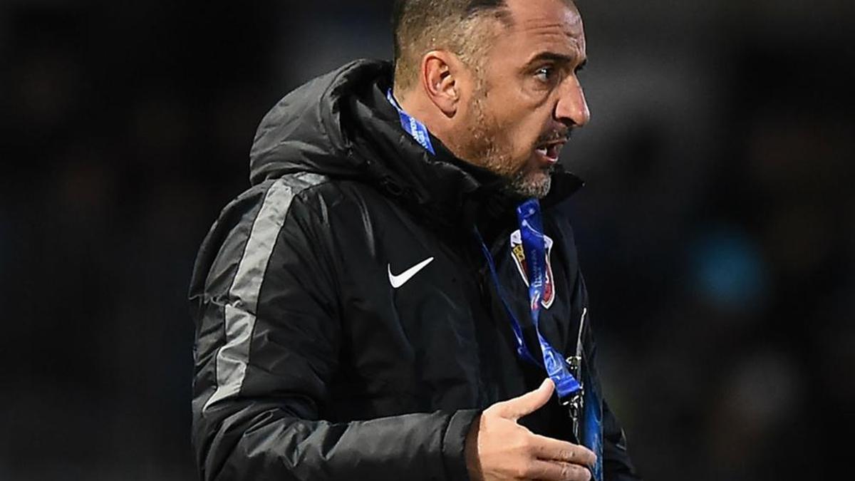 Shanghai SIPG coach Vitor Pereira rules out Everton move