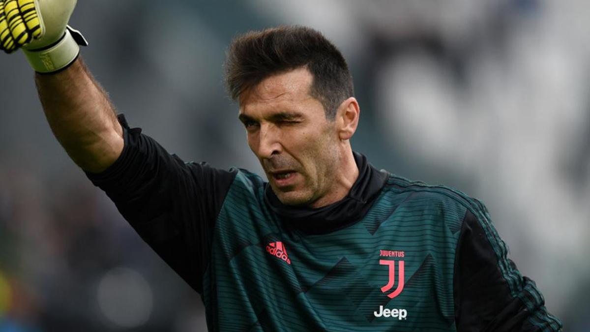 Buffon shuns retirement plans as Juve great chases memories