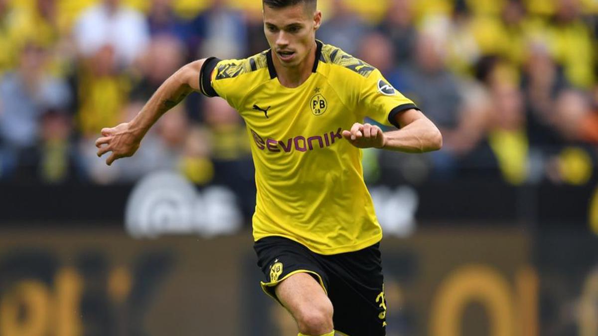 Borussia Dortmund agrees Julian Weigl sale to Benfica for reported €20million