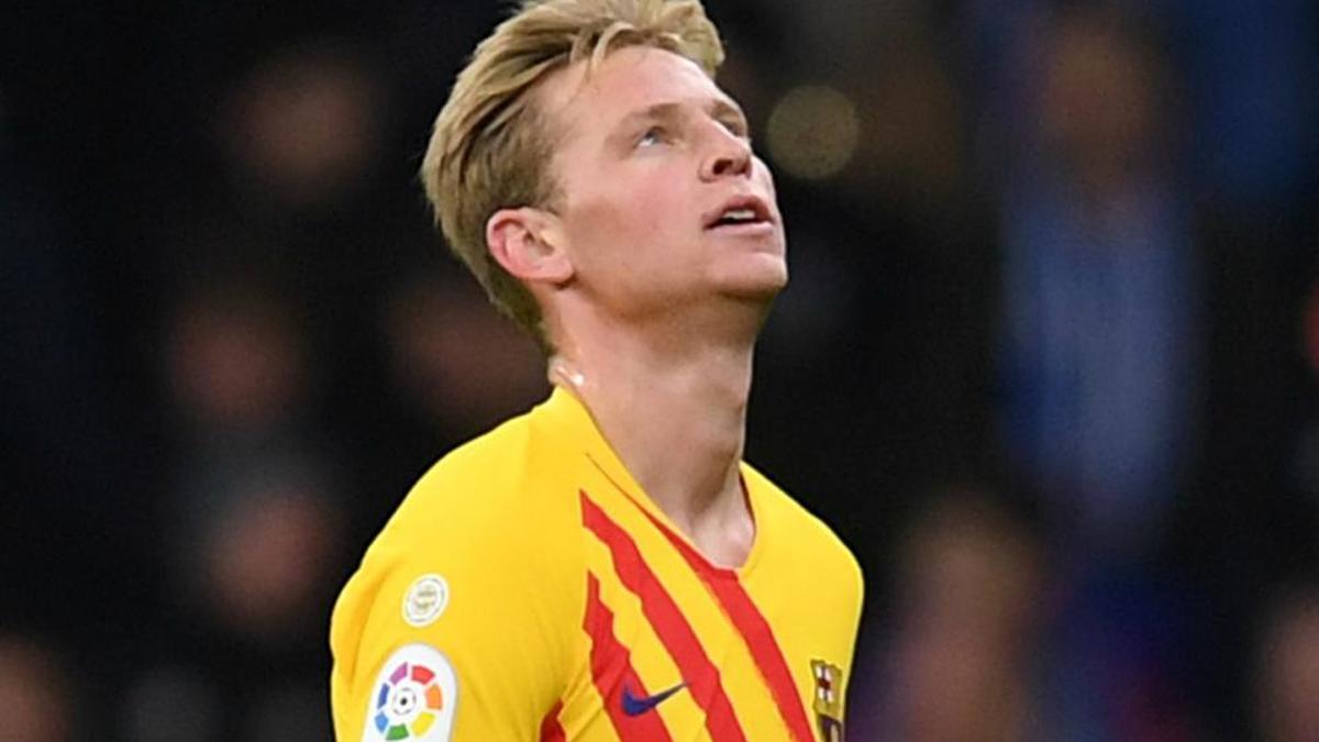 De Jong sent off as Espanyol and Barcelona draw in Catalan derby