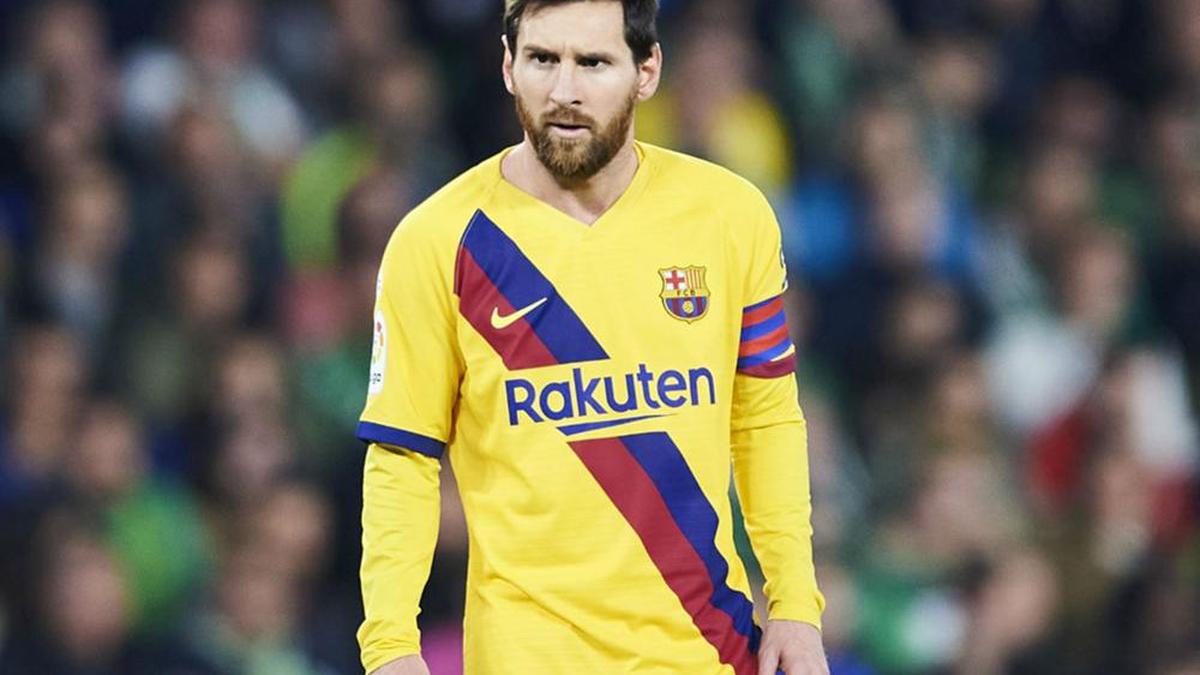 Barcelona boss Quique Setien calms Lionel Messi fitness fears