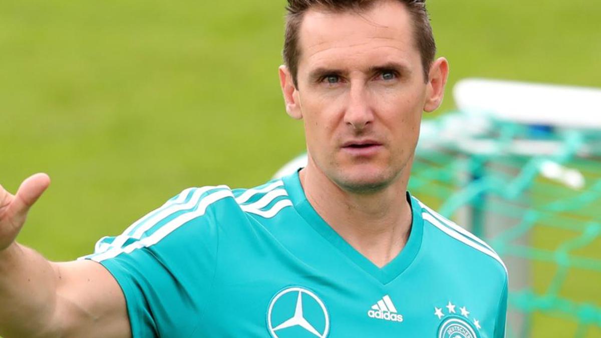 Miroslav Klose named new assistant to Bayern Munich head coach Flick