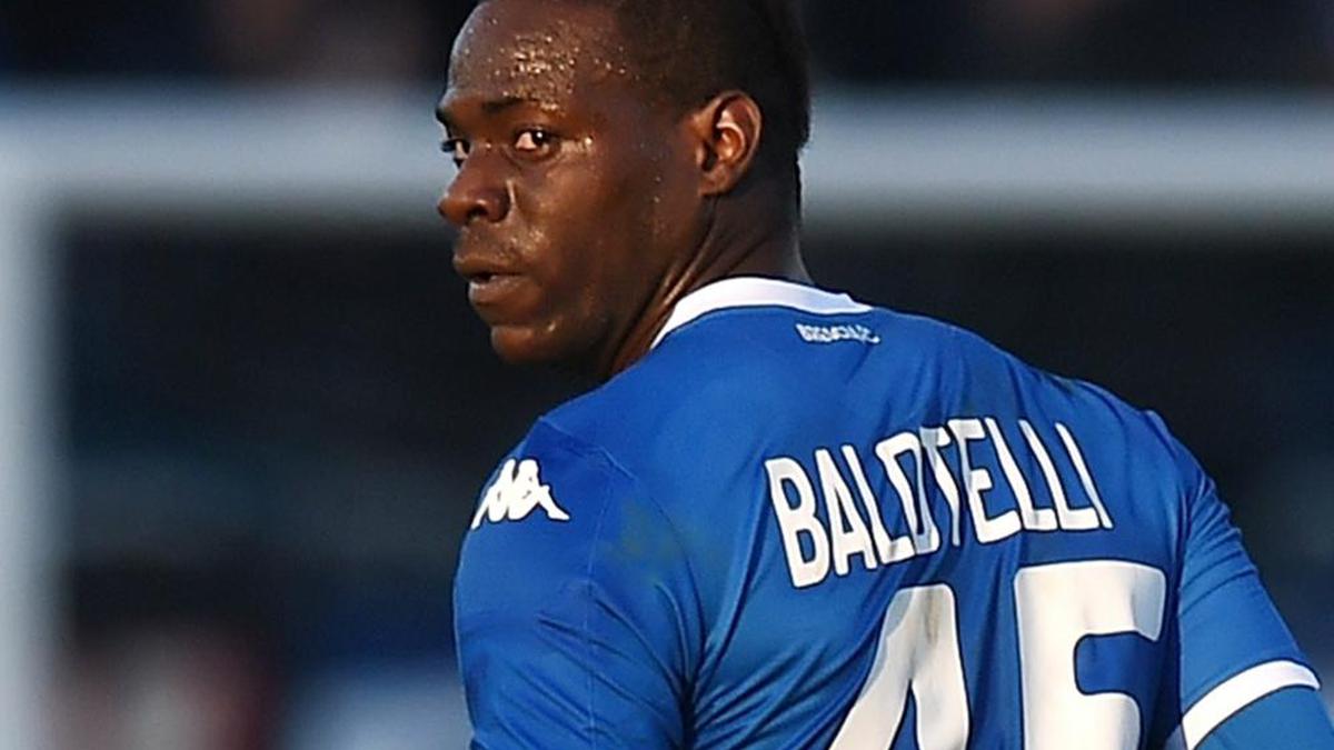 Mario Balotelli and Felipe Melo hit back at Juve's Chiellini