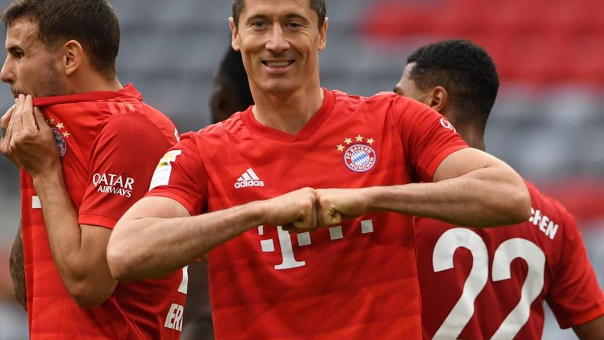 Flick reveals Lewandowski chat before Bayern's Dusseldorf win