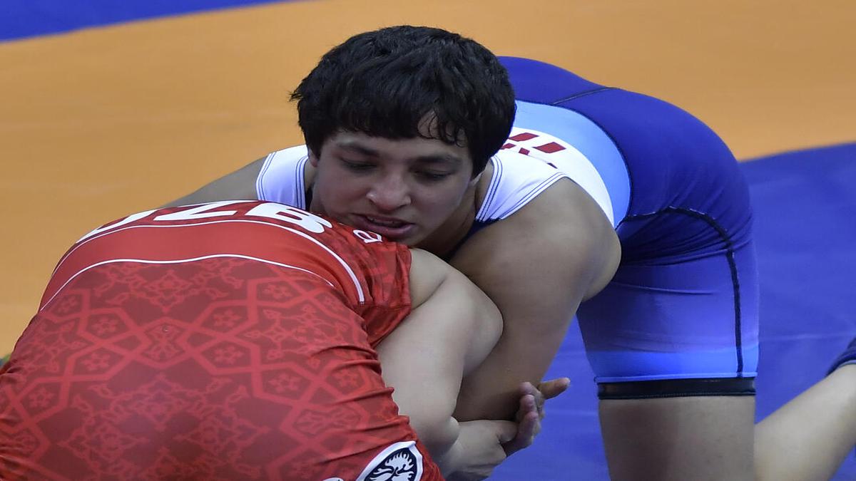 World Championship: Sarita stuns world champ before making semifinals along with Anshu